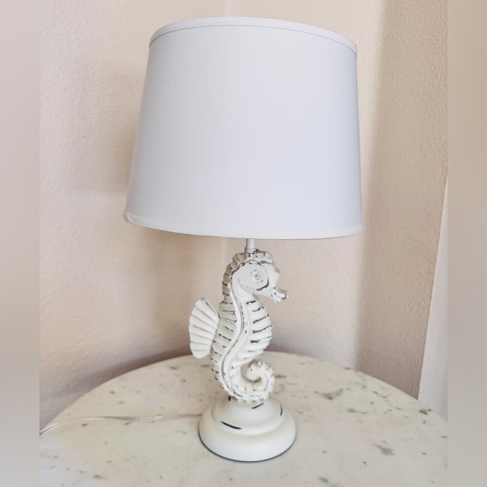 PBK Wood Carved Seahorse Table Lamp